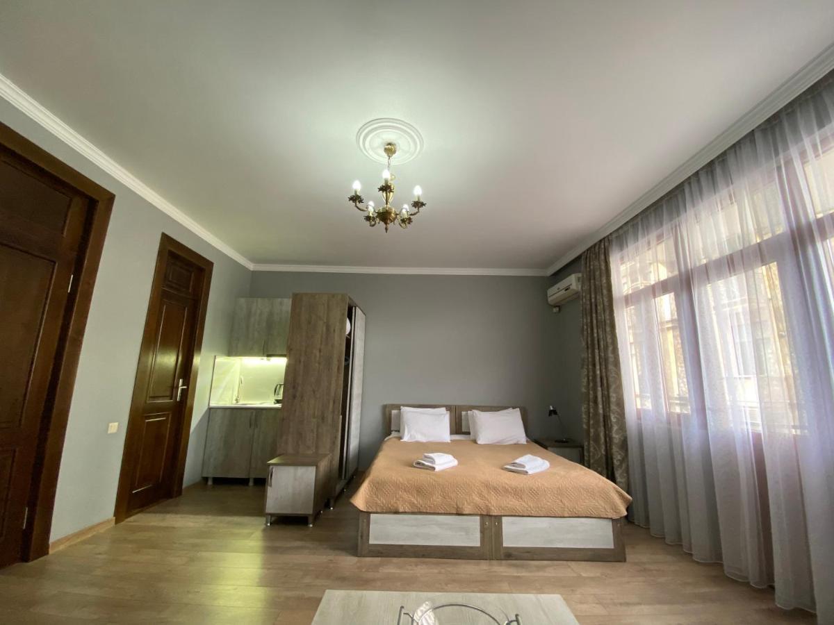 Cozy Studio On Europe Square Batumi Exterior foto